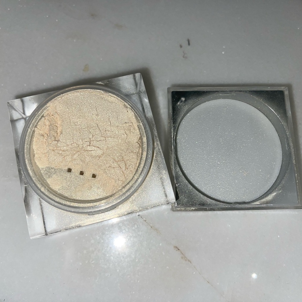 Vintage Y2K 2000’s Diamond VERY SEXY FOR HER Luminous Body Powder .56oz